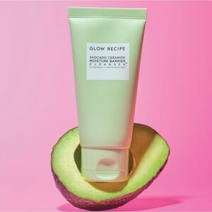 Glow Recipe Avacado Moisture Barrier Cleanser